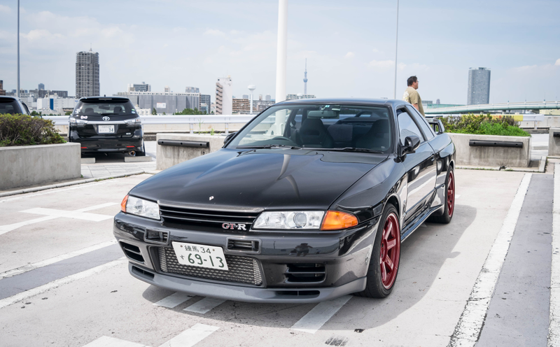 Illustration for article titled Japan's Parking Lot Car Meets Are Weird And Wonderful Even In The Middle Of The Day